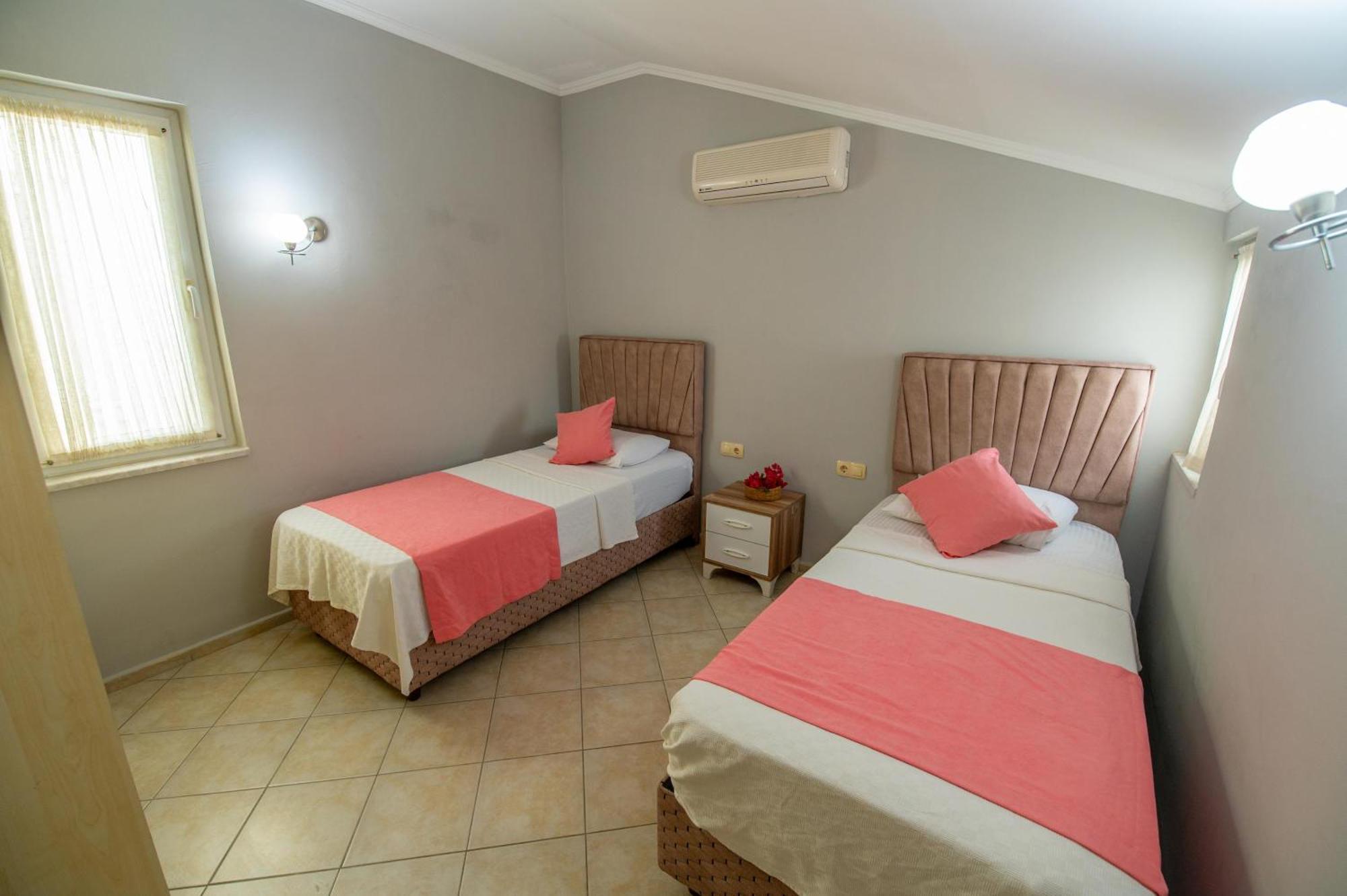 Sunset Beach Club Aqualettings Oyster 5 Fethiye Exterior foto